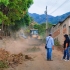 Se realiza mantenimiento vial en barrio la Mandala