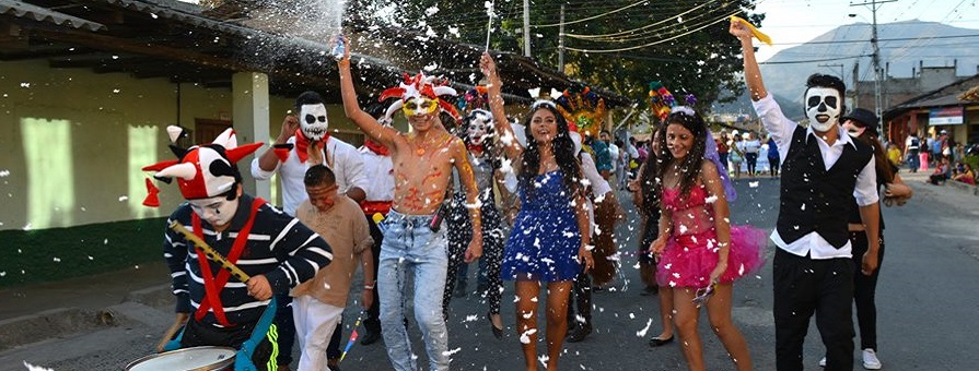 Con pregón Macará inició sus festividades