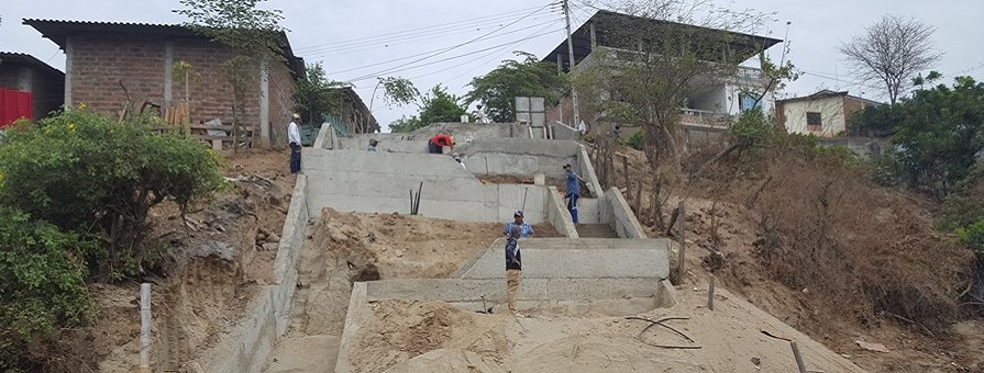 Escalinata en Sta. Marianita con 60% de avance