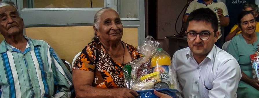 Se agasajó a adultos mayores en Larama
